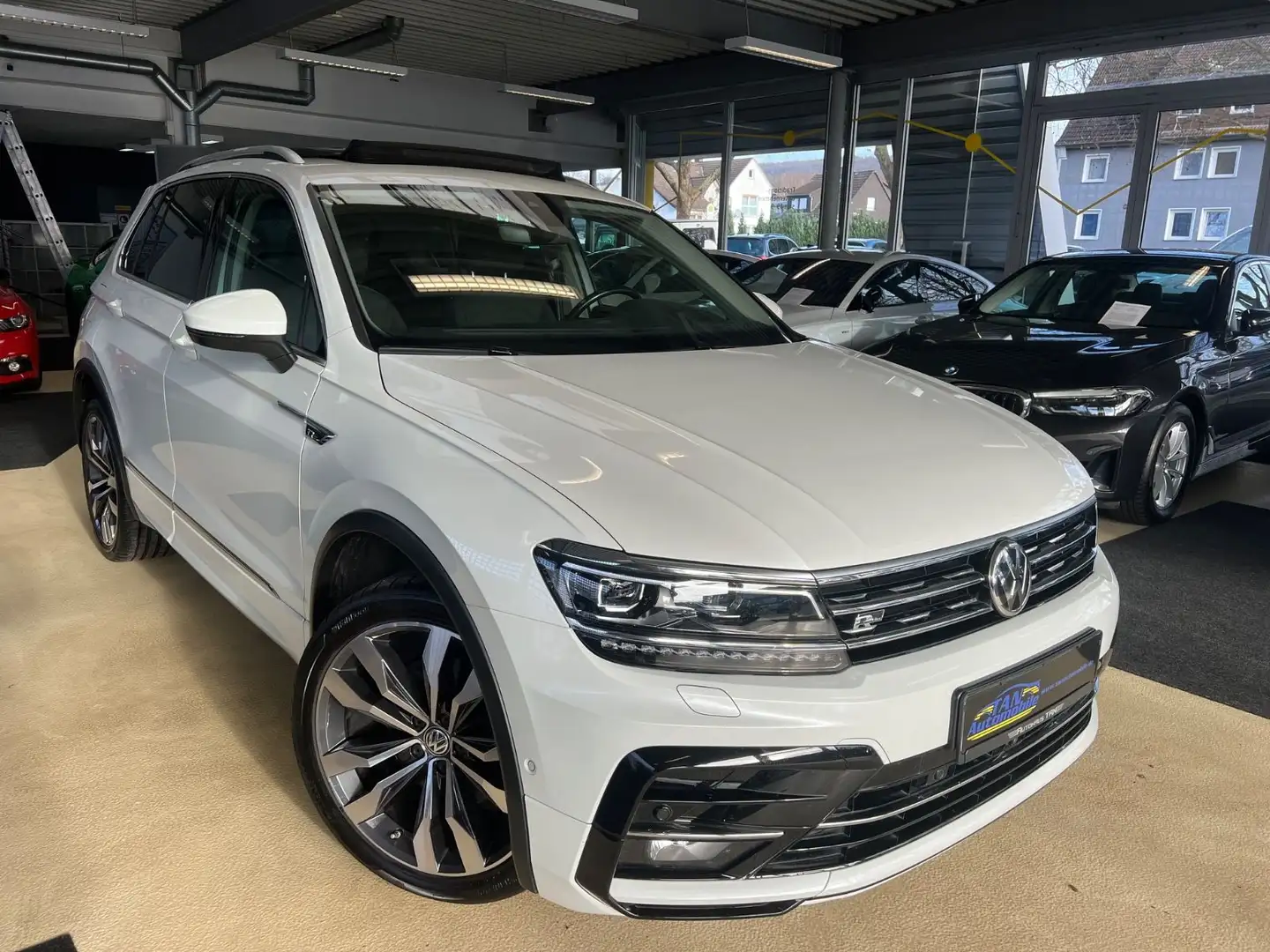 Volkswagen Tiguan Highline DSG 4Motion R LINE VIRTUAL*PANO* Blanco - 1