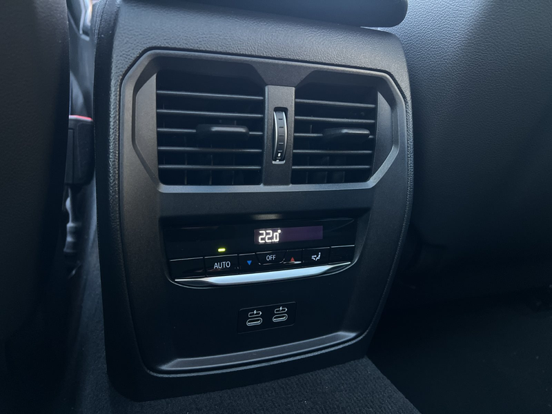BMW 330 d xDrive Touring M Sport Pro AHK Pano DA Prof PA+ — photo 13