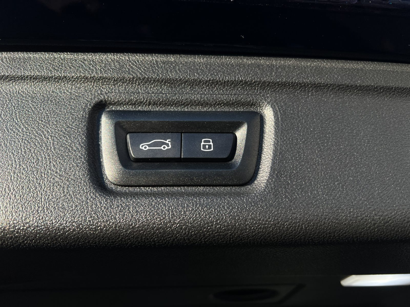 BMW 330 d xDrive Touring M Sport Pro AHK Pano DA Prof PA+ — photo 15