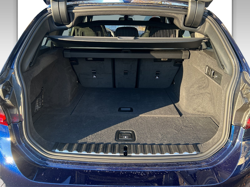 BMW 330 d xDrive Touring M Sport Pro AHK Pano DA Prof PA+ — photo 12