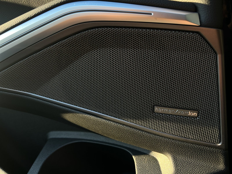 BMW 330 d xDrive Touring M Sport Pro AHK Pano DA Prof PA+ — photo 14