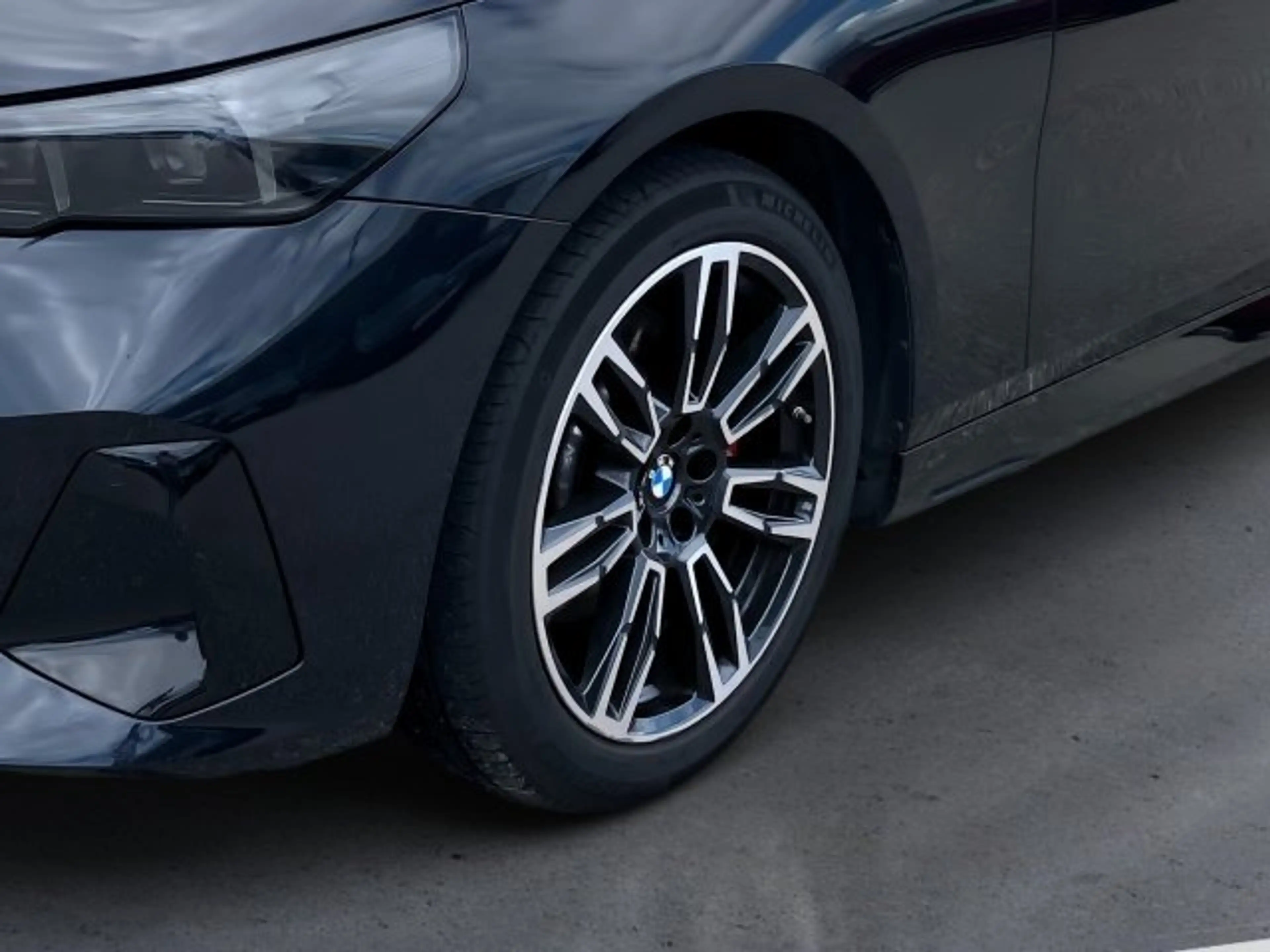 BMW 520 d xDrive Limousine G60 B47 — photo 8
