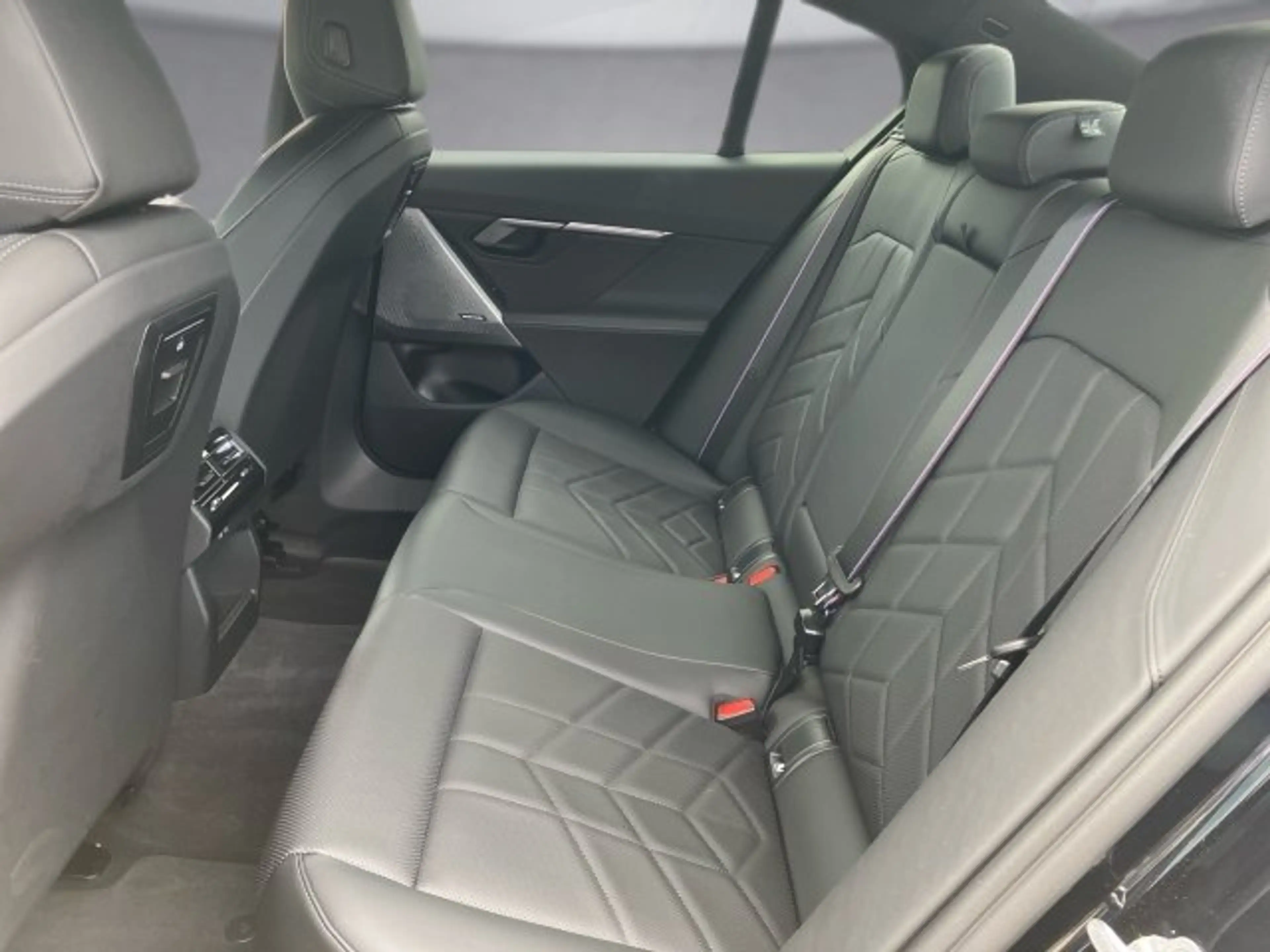 BMW 520 d xDrive Limousine G60 B47 — photo 12