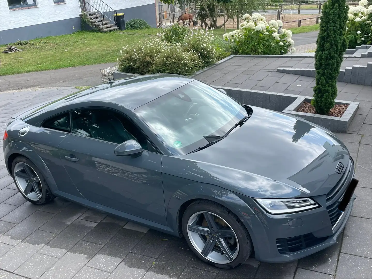 Audi TT 2.0 TFSI Grau - 1