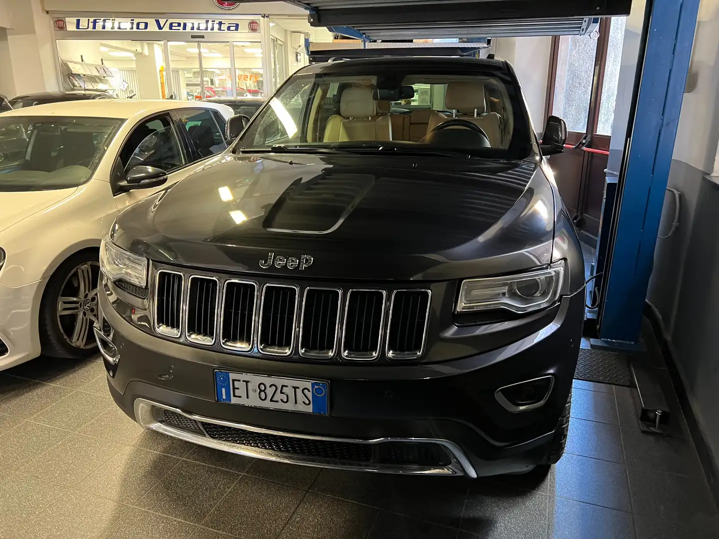 Jeep Grand Cherokee Grand Cherokee 3.0 crd V6 Limited 250cv auto Gris - 2