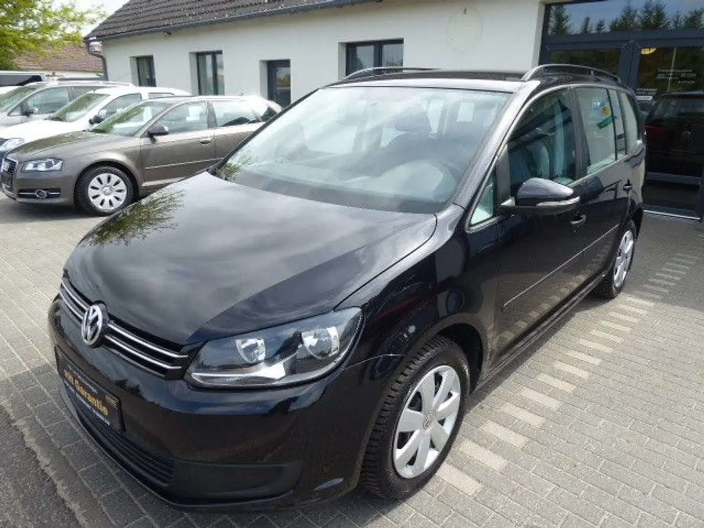 Volkswagen Touran Trendline 7-Sitzer Negro - 2