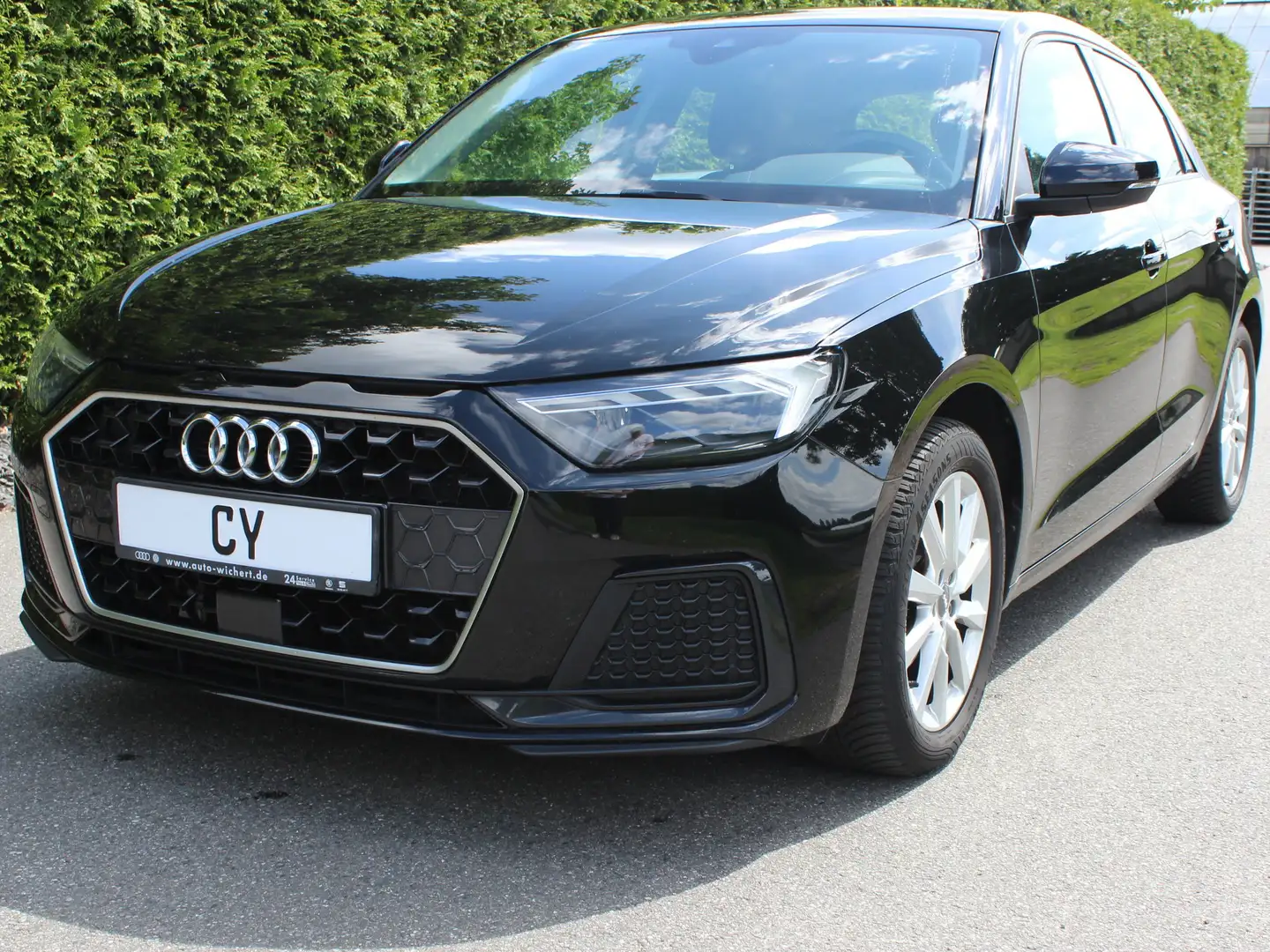 Audi A1 25 TFSI Sportback advanced 1.Hand Scheckheft Audi Zwart - 1