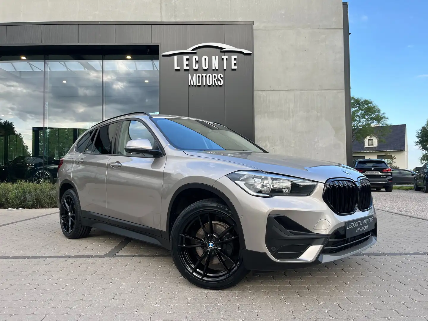 BMW X1 X1 sDrive18iA Leder/Gps-Pro/Cruise/PDC/BLTH/... Grijs - 1