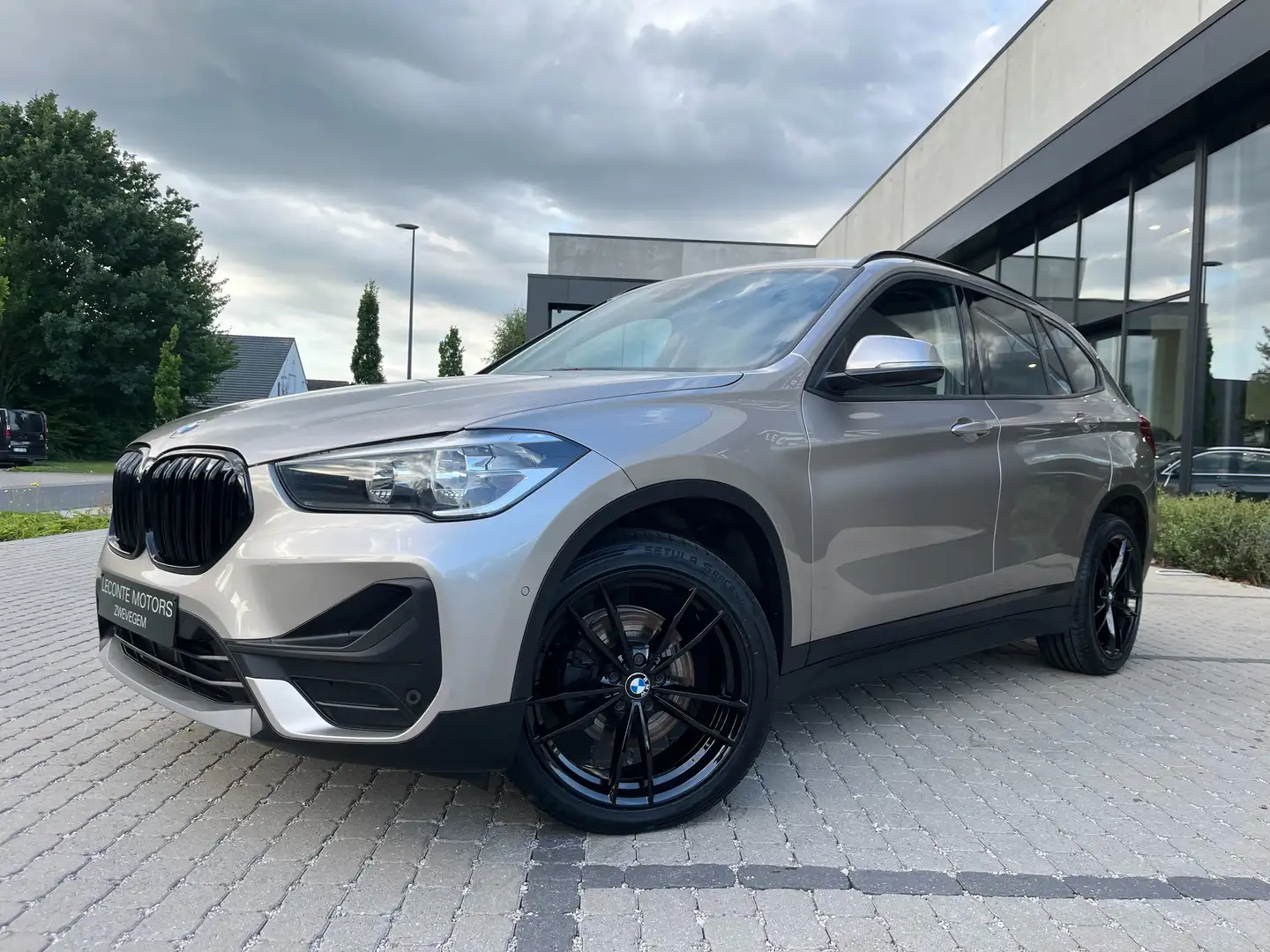BMW X1 X1 sDrive18iA Leder/Gps-Pro/Cruise/PDC/BLTH/... Grijs - 2