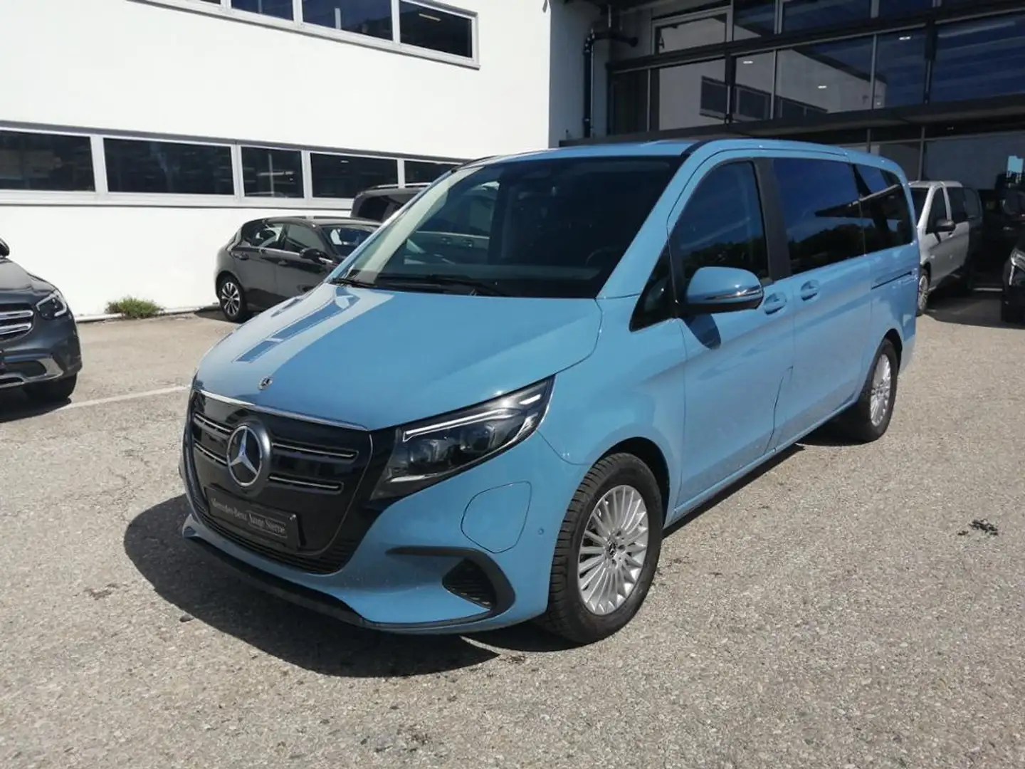 Mercedes-Benz EQV 300 *Facelift* Lang Distronic*MBUX*Navi*Kamera*LED*PDC Blau - 2