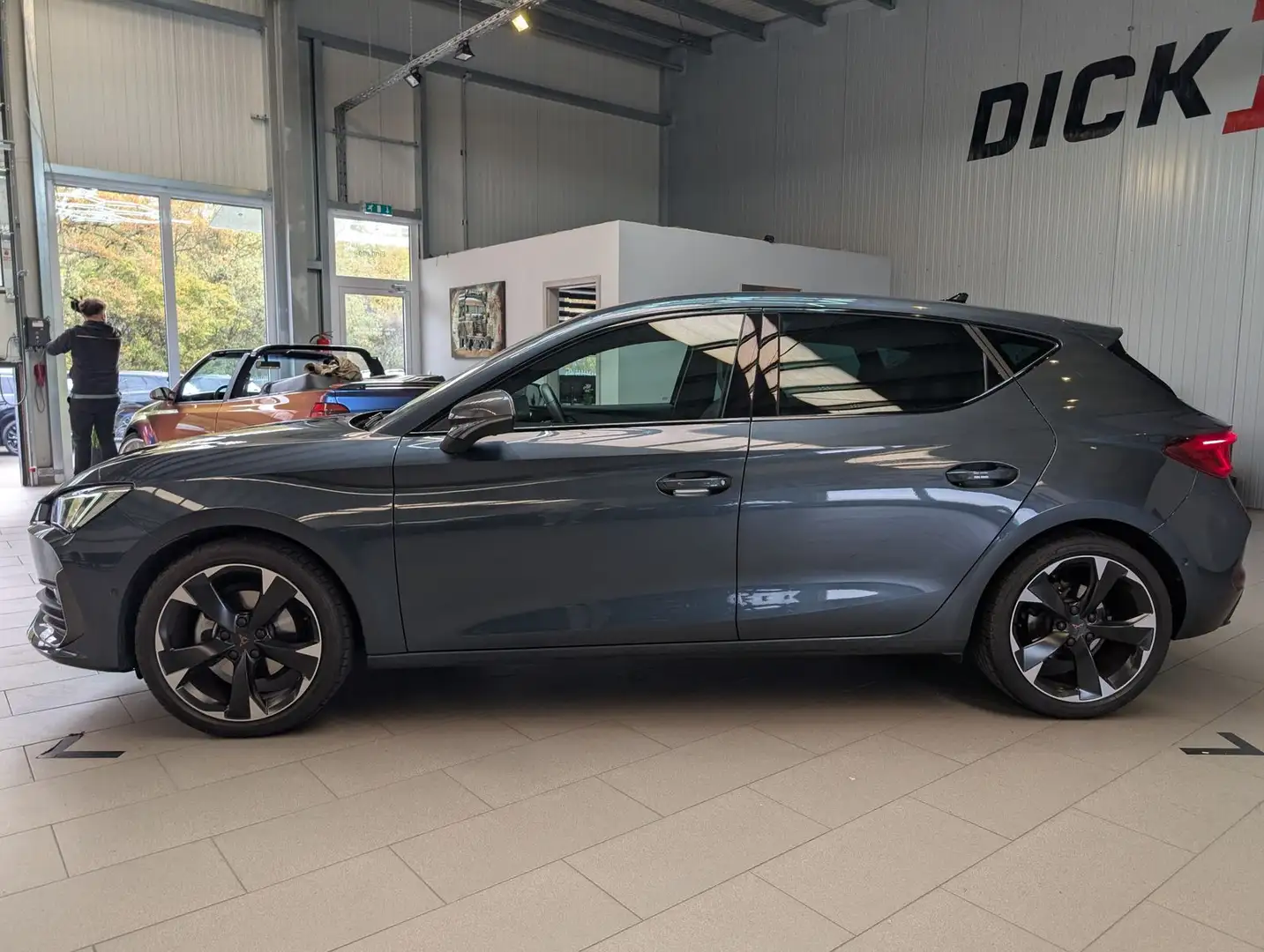 CUPRA Leon 1.5 eTSI DSG ACC LED Virtual Cam Full Link Grau - 2