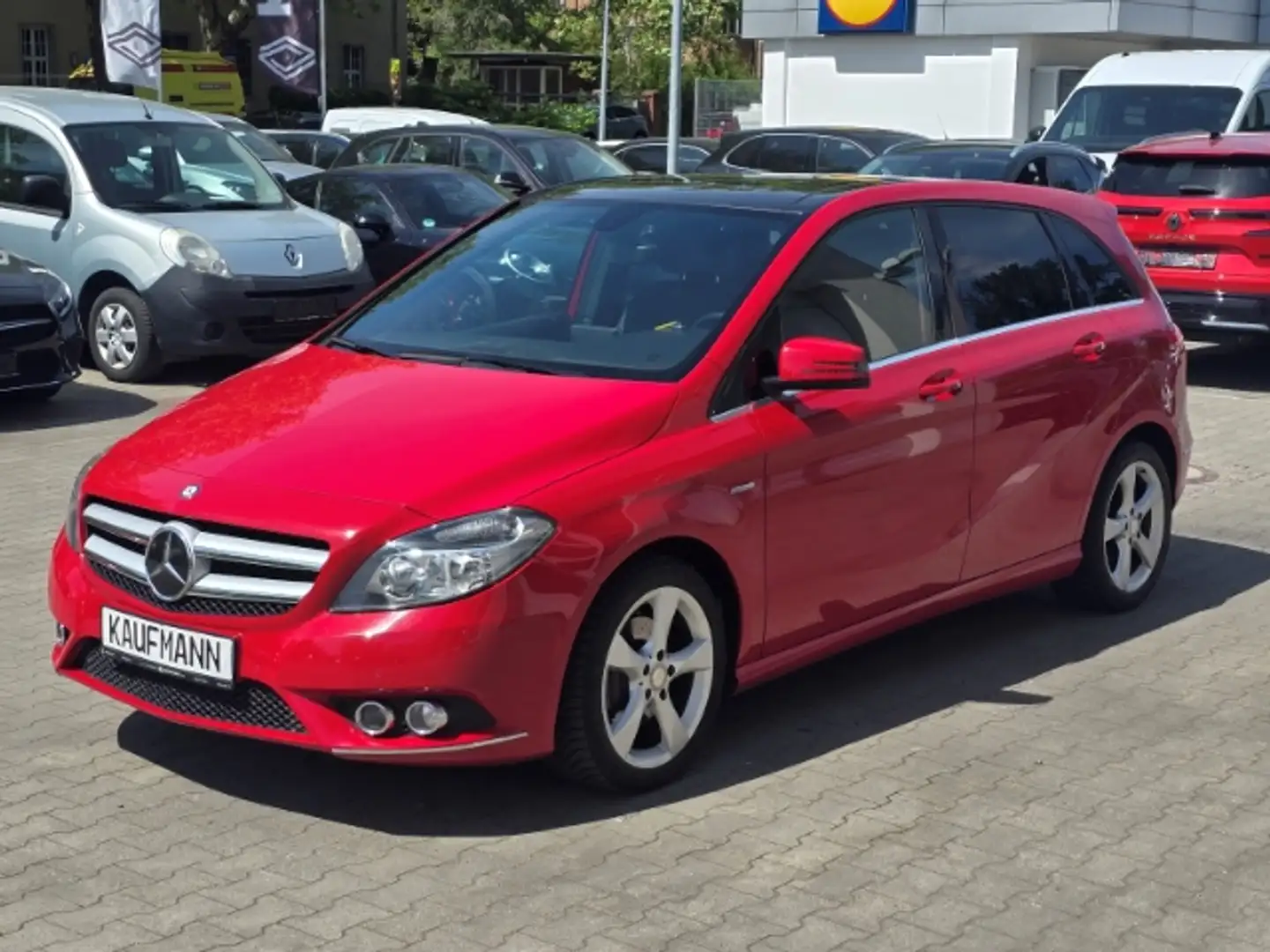 Mercedes-Benz B 200 El. Panodach Navi Leder SHZ Parklenkass. Notbremsa Rouge - 1