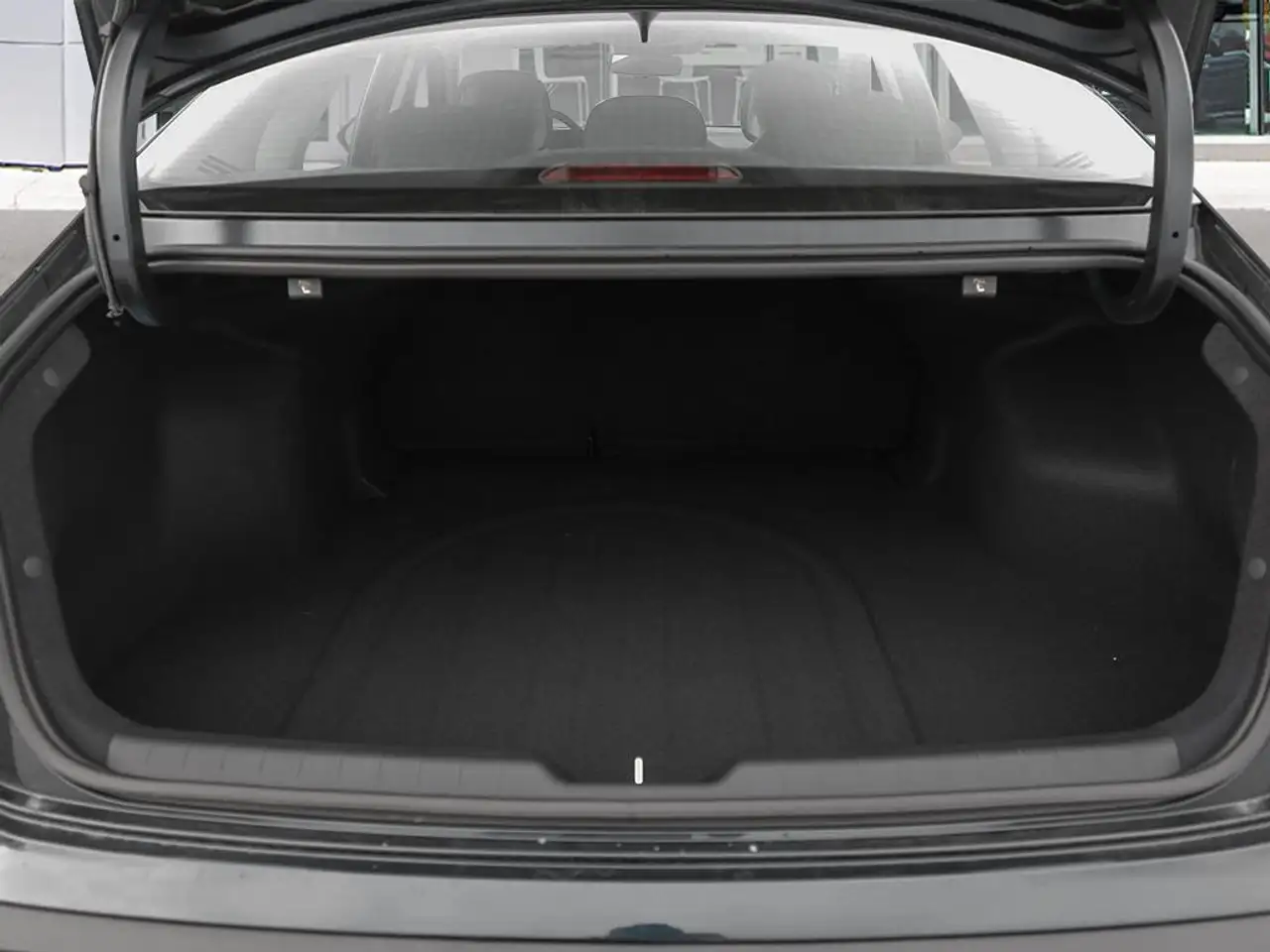 Kia K4 снимка Kia K4
