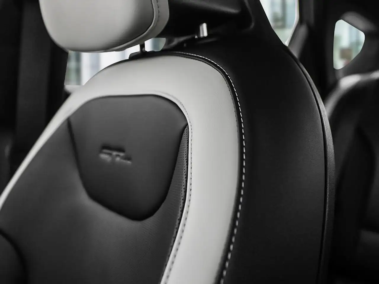 Kia K4 снимка Kia K4