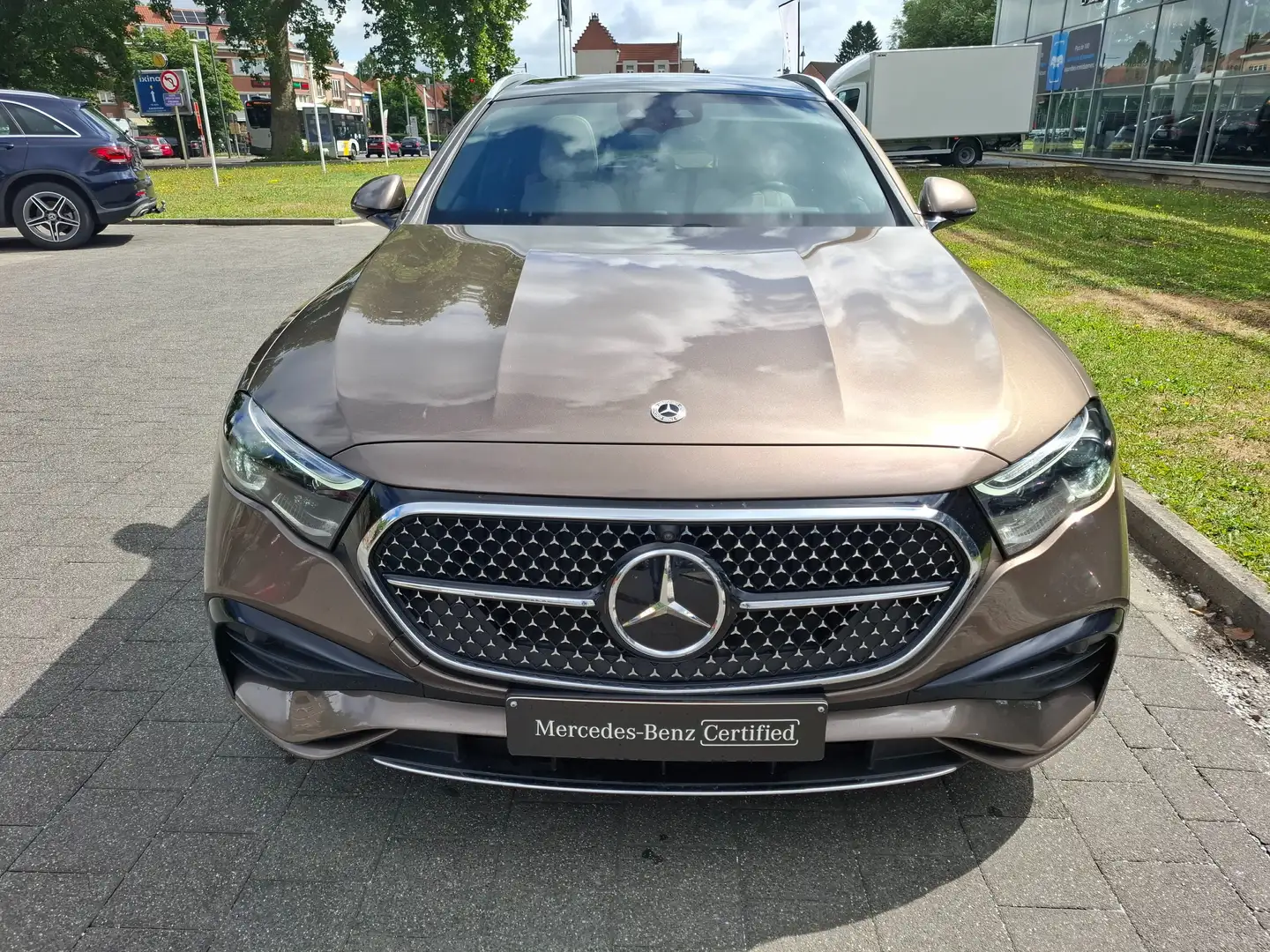 Mercedes-Benz E 220 E Break 220 d AMG Line Braun - 2