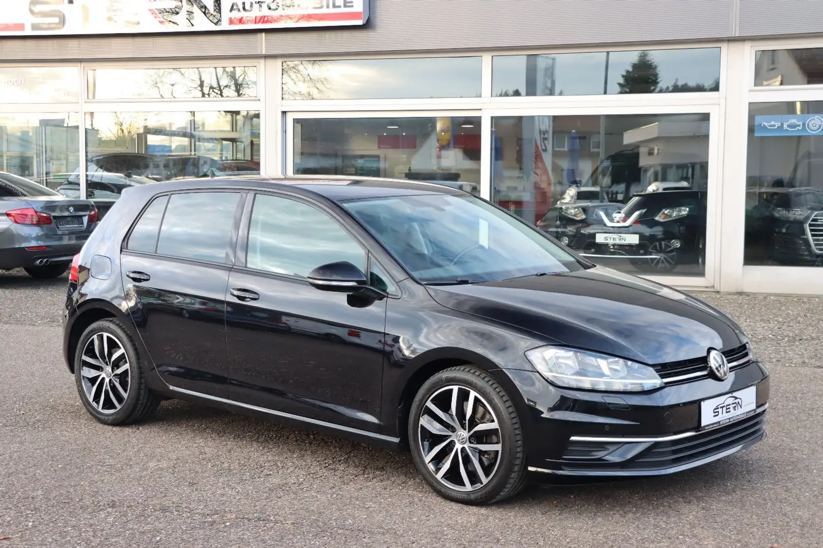 Volkswagen Golf VII Comfortline l NAVI l AUTOMATIK l Schwarz - 1