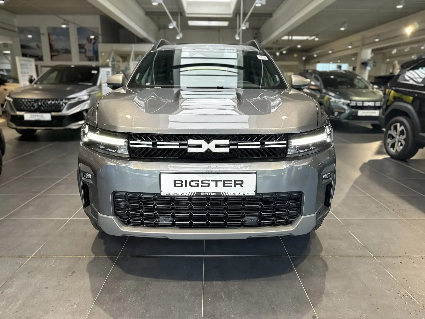 Dacia Bigster Expression TCe 130 4x4 Gris - 2