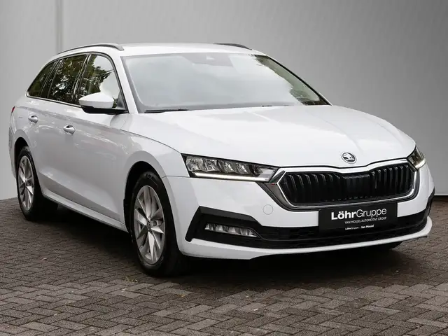 Skoda Octavia view 5