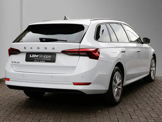 Skoda Octavia view 6