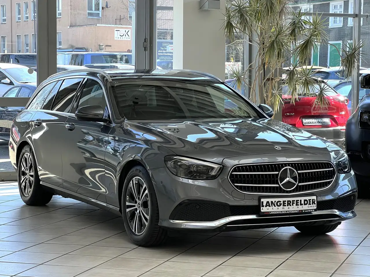 Mercedes-Benz E 200