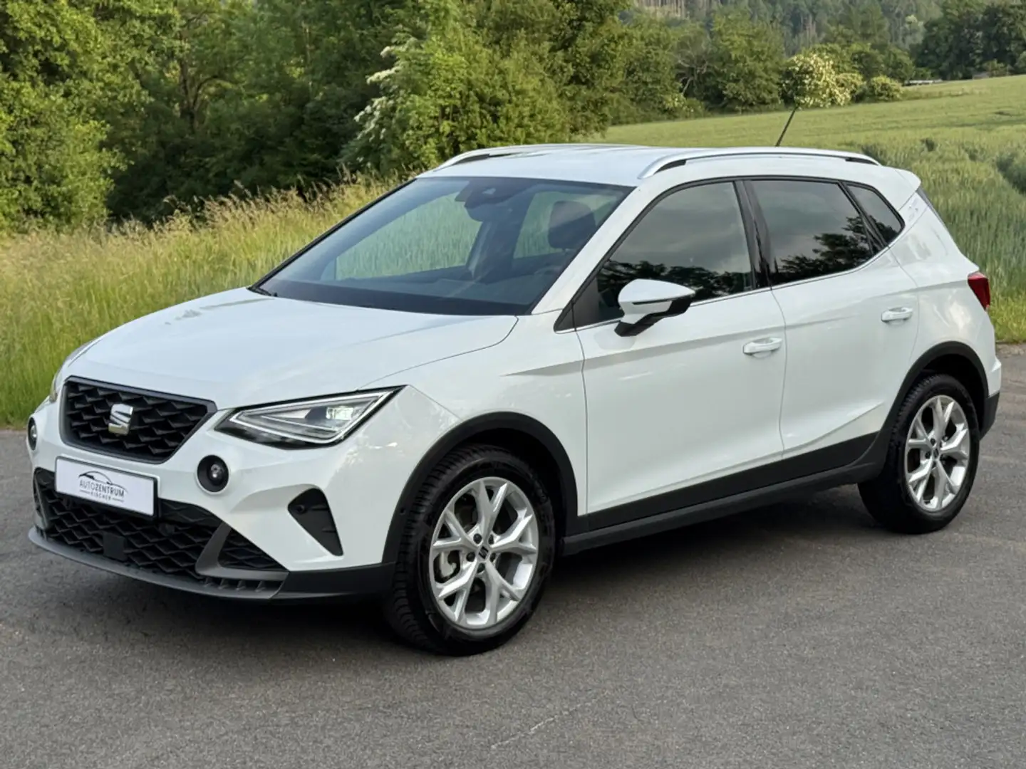 SEAT Arona 1.0 TSI,Sportpaket,Sitzheizung,Kamera,Navi Wit - 1