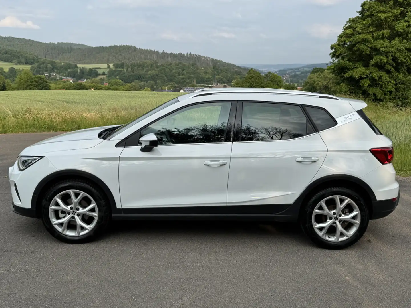 SEAT Arona 1.0 TSI,Sportpaket,Sitzheizung,Kamera,Navi Wit - 2