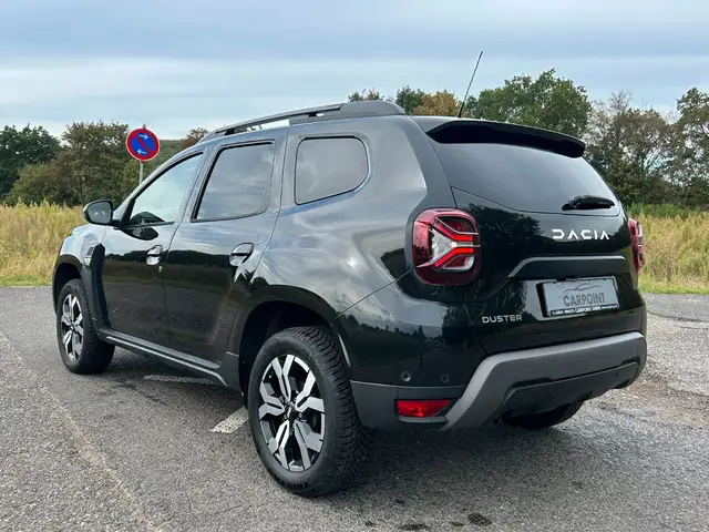Dacia Duster view 3