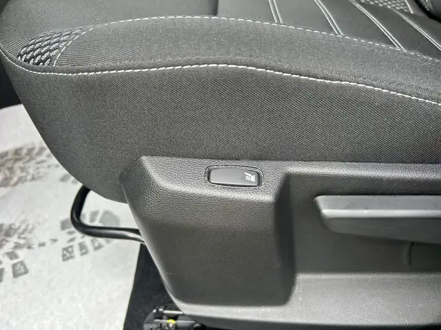 Dacia Duster view 12