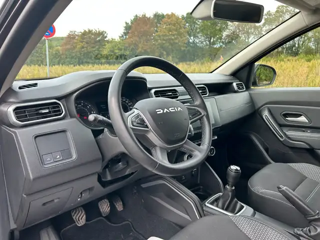 Dacia Duster view 13