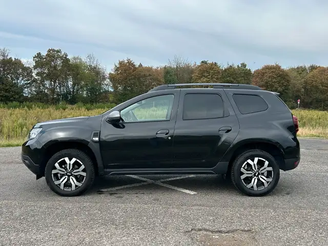 Dacia Duster view 2