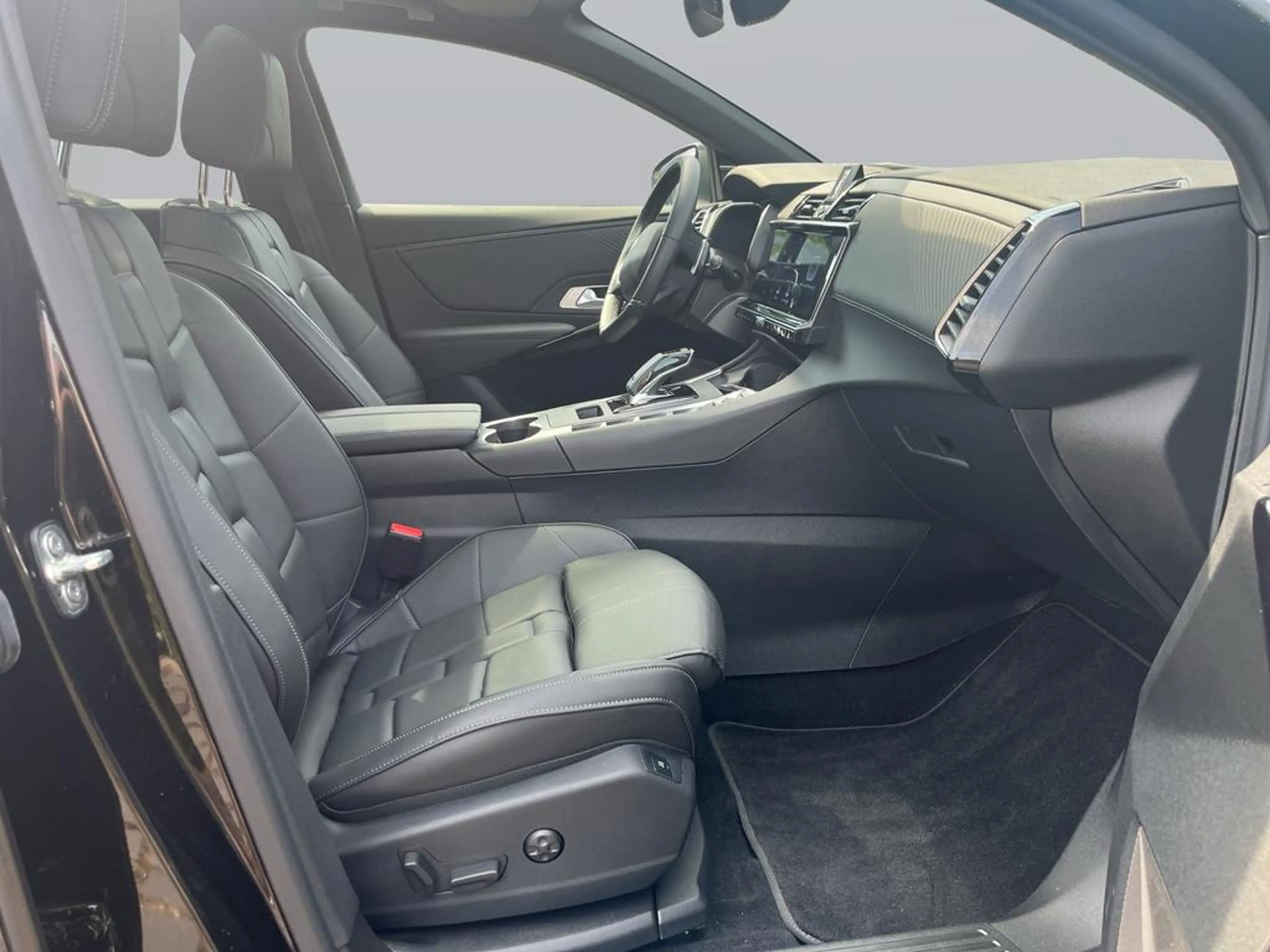 DS Automobiles DS 7 DS 7 OPERA BlueHDI 130 — photo 11