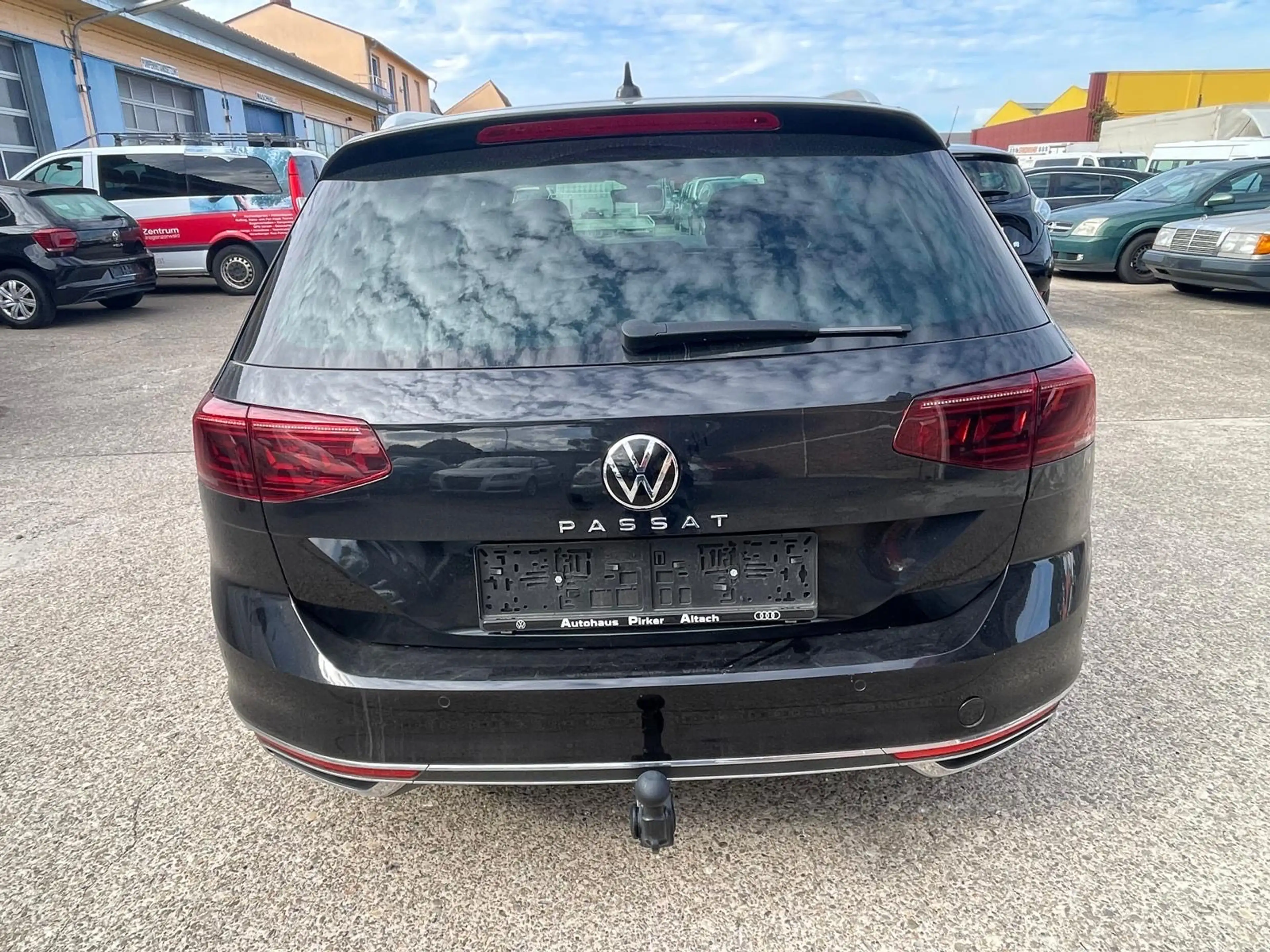 Volkswagen Passat Variant Elegance*Vollfarbereit*Automatik*Rückfahrkamera*AHk*Klima*SHZ*Carplay*Tempomat — photo 6