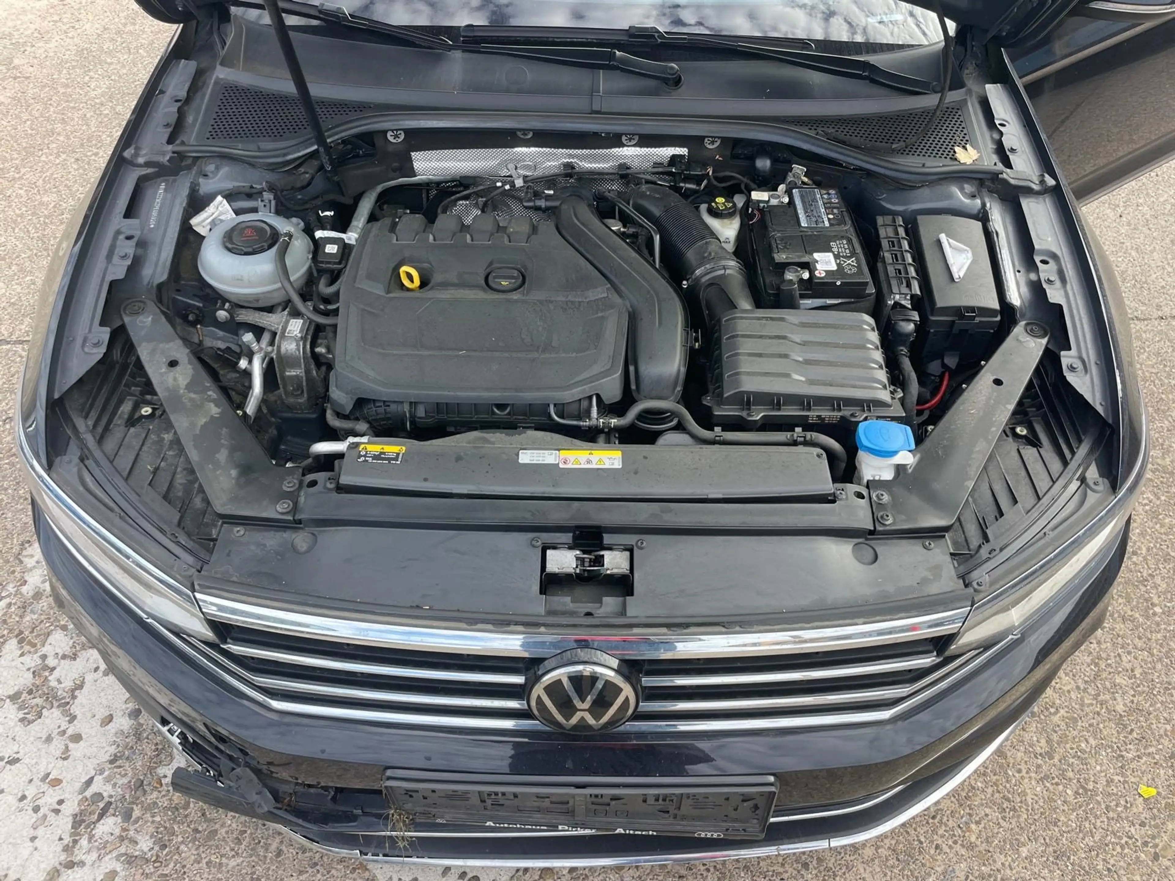 Volkswagen Passat Variant Elegance*Vollfarbereit*Automatik*Rückfahrkamera*AHk*Klima*SHZ*Carplay*Tempomat — photo 15