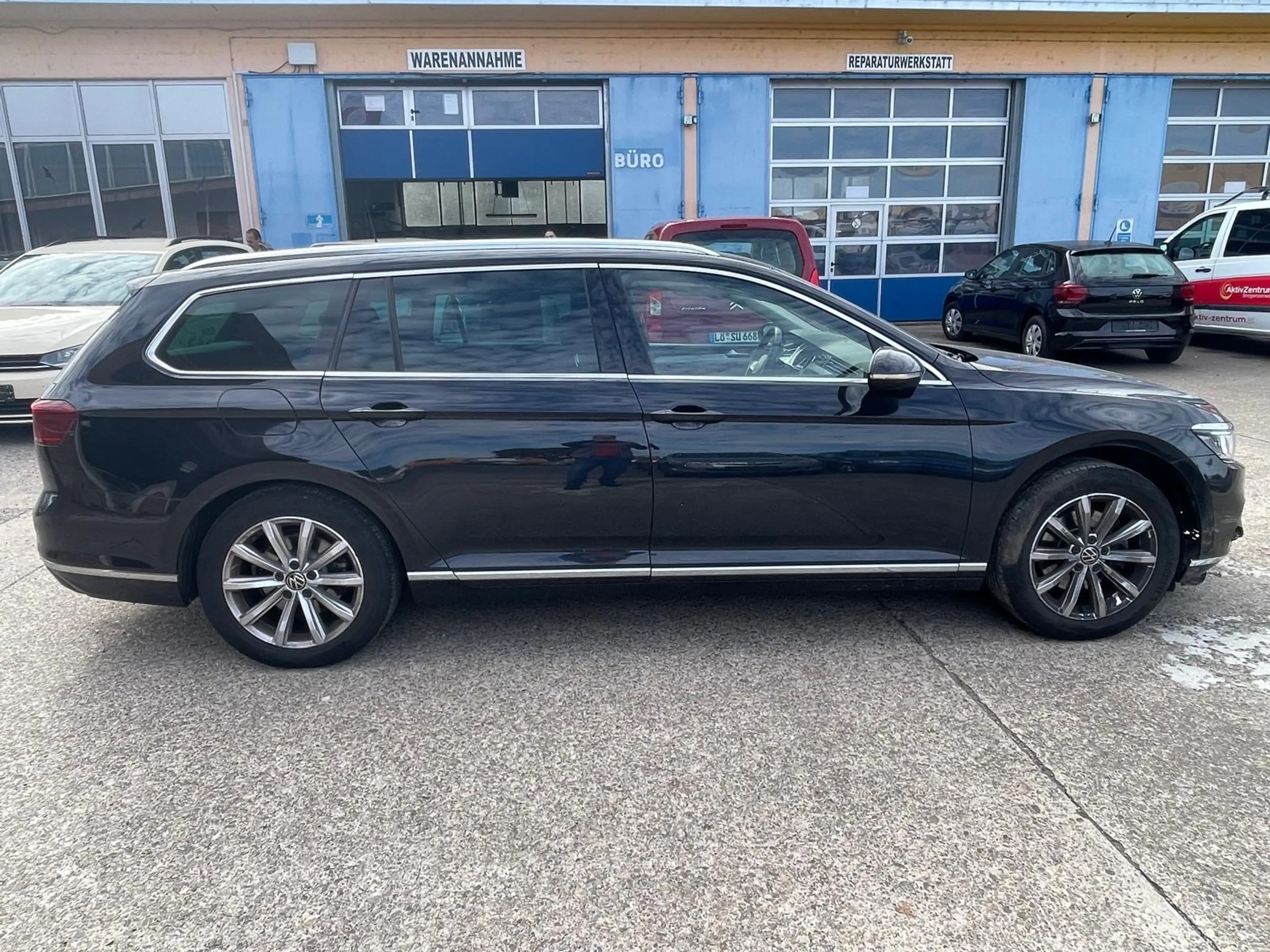 Volkswagen Passat Variant Elegance*Vollfarbereit*Automatik*Rückfahrkamera*AHk*Klima*SHZ*Carplay*Tempomat — photo 8