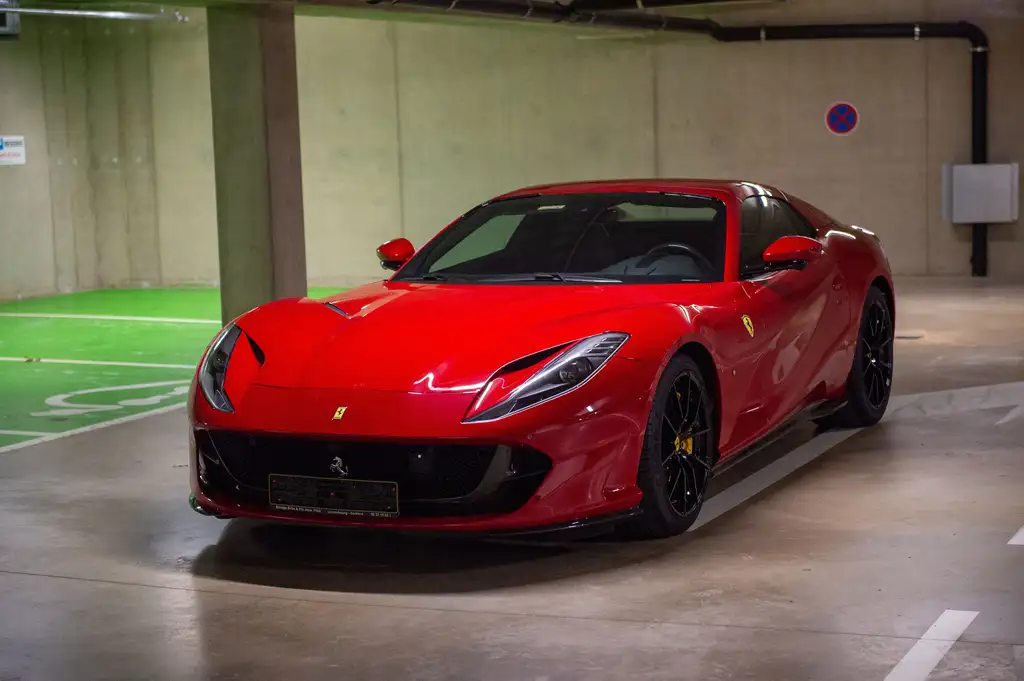 Ferrari 812 2020 из Европы — купить под ключ