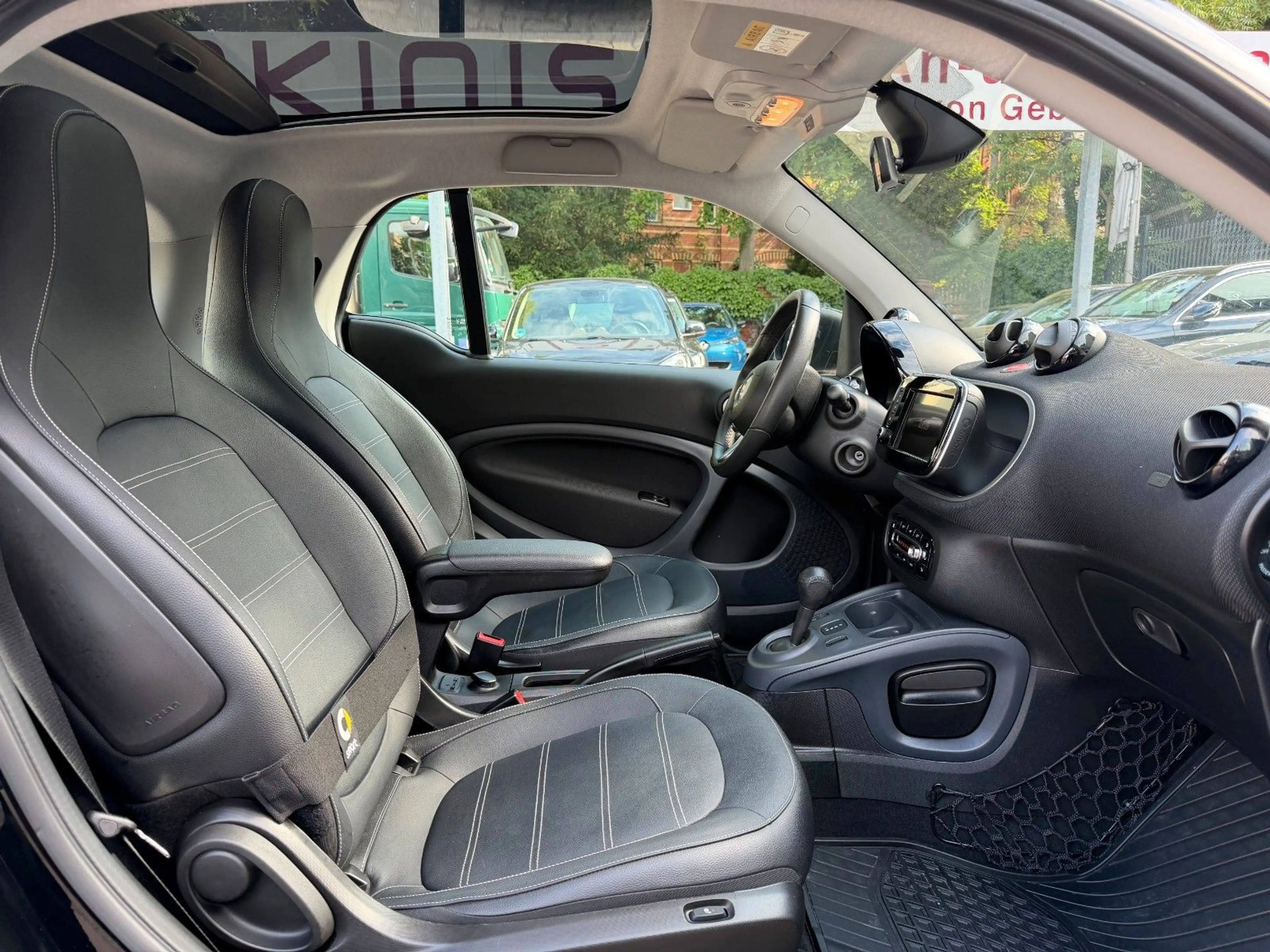 smart forTwo fortwo TWIN prime*PANO*LEDER*NAVI*SHZ*KAM* — photo 12