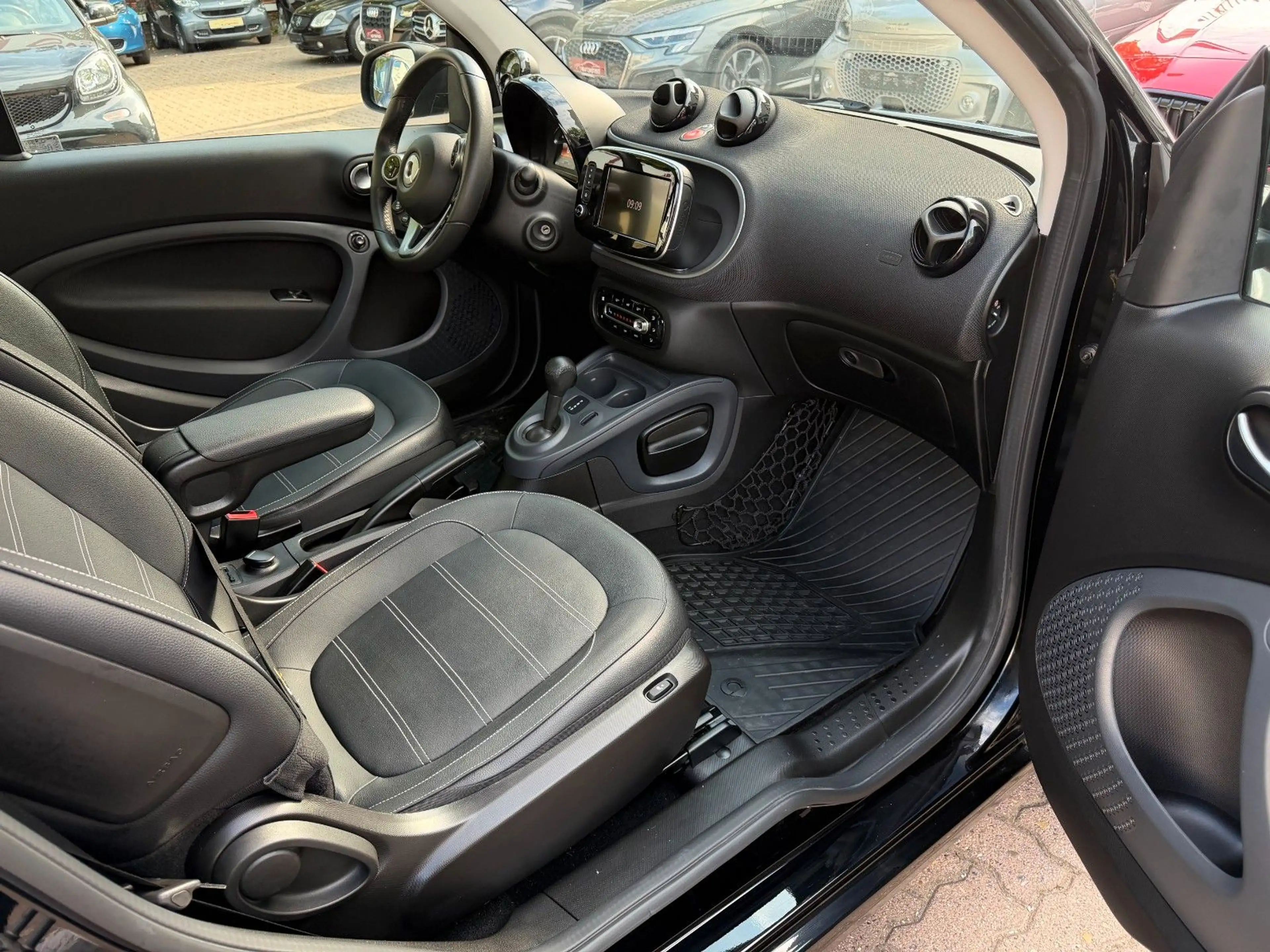 smart forTwo fortwo TWIN prime*PANO*LEDER*NAVI*SHZ*KAM* — photo 5
