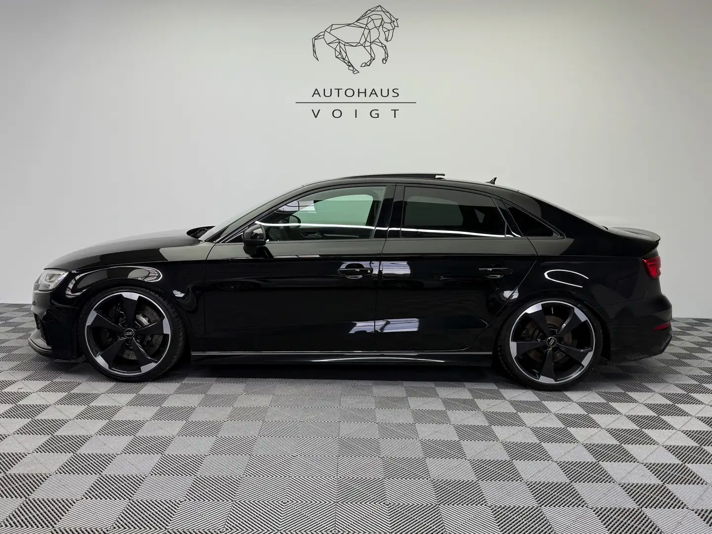 Audi RS3 2.5TFSI quatt.|2.Hand|B&O|ACC|Pano|RS-Schale| Schwarz - 1