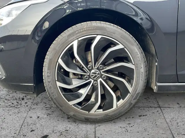 Volkswagen Golf view 8