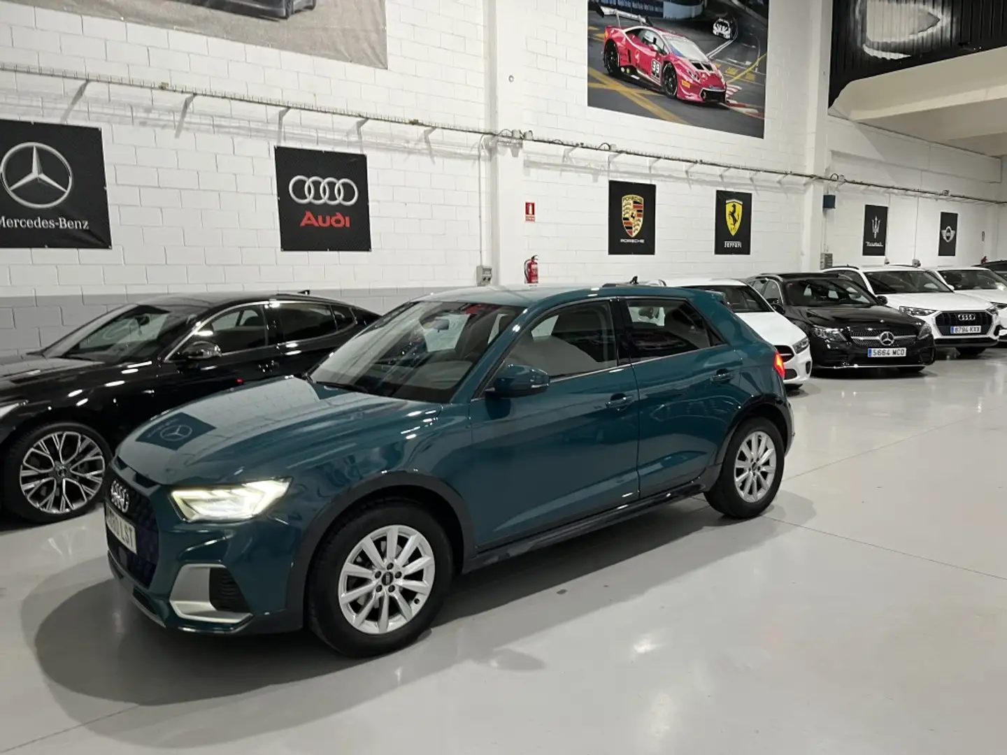 Audi A1 Sportback 30 TFSI Black line S tronic Vert - 2