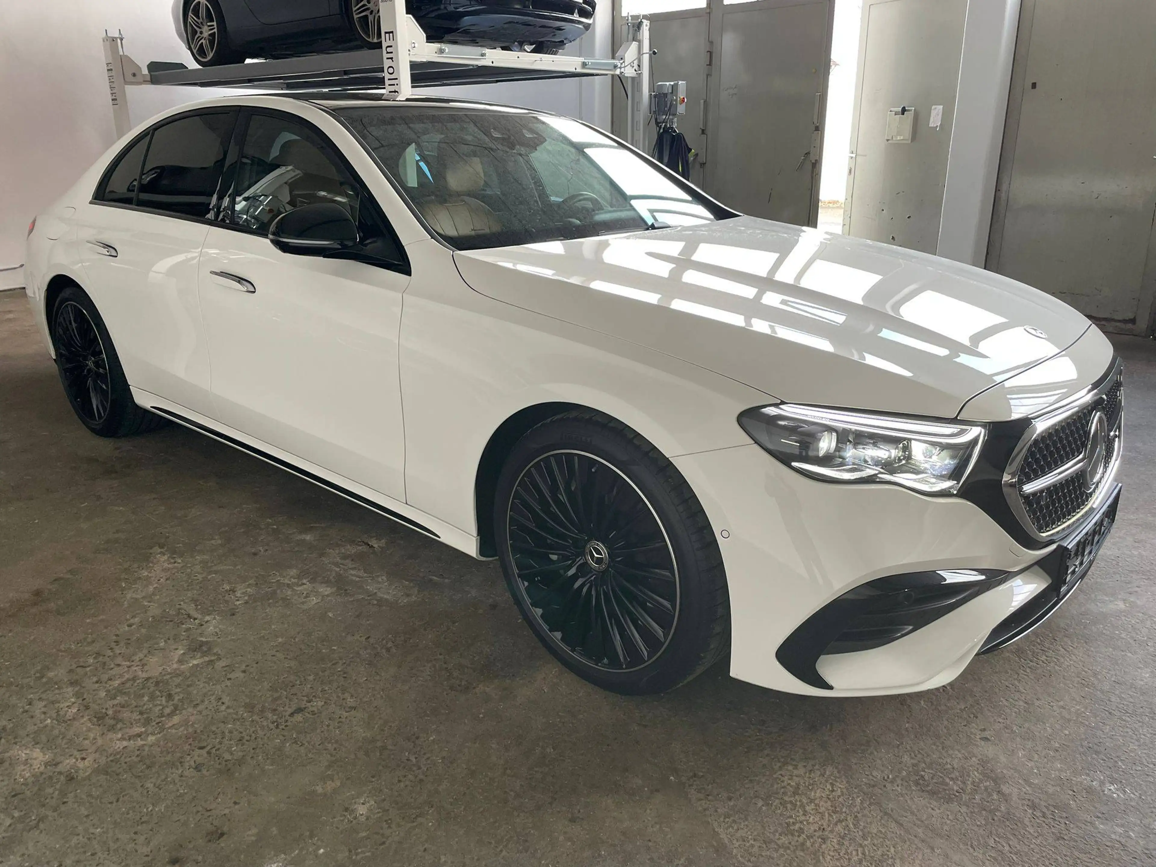 Mercedes-Benz E 200 E 200 AMG Line Premium (214.050) — photo 3