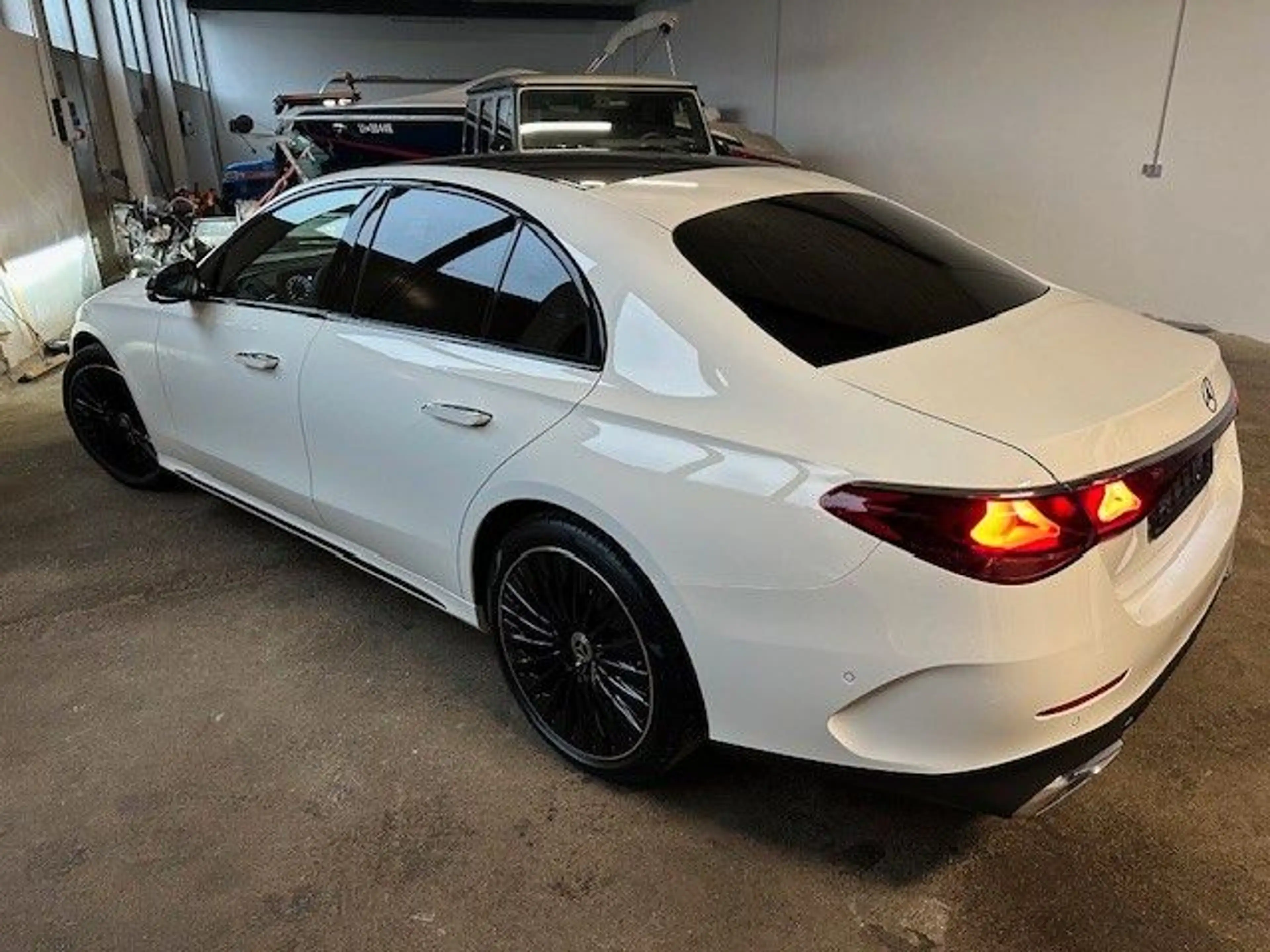 Mercedes-Benz E 200 E 200 AMG Line Premium (214.050) — photo 11