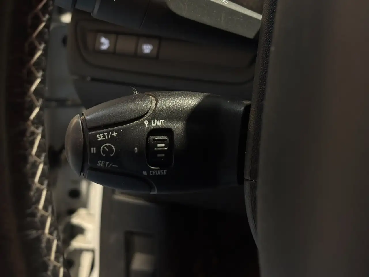 Peugeot 208 208 — photo 16