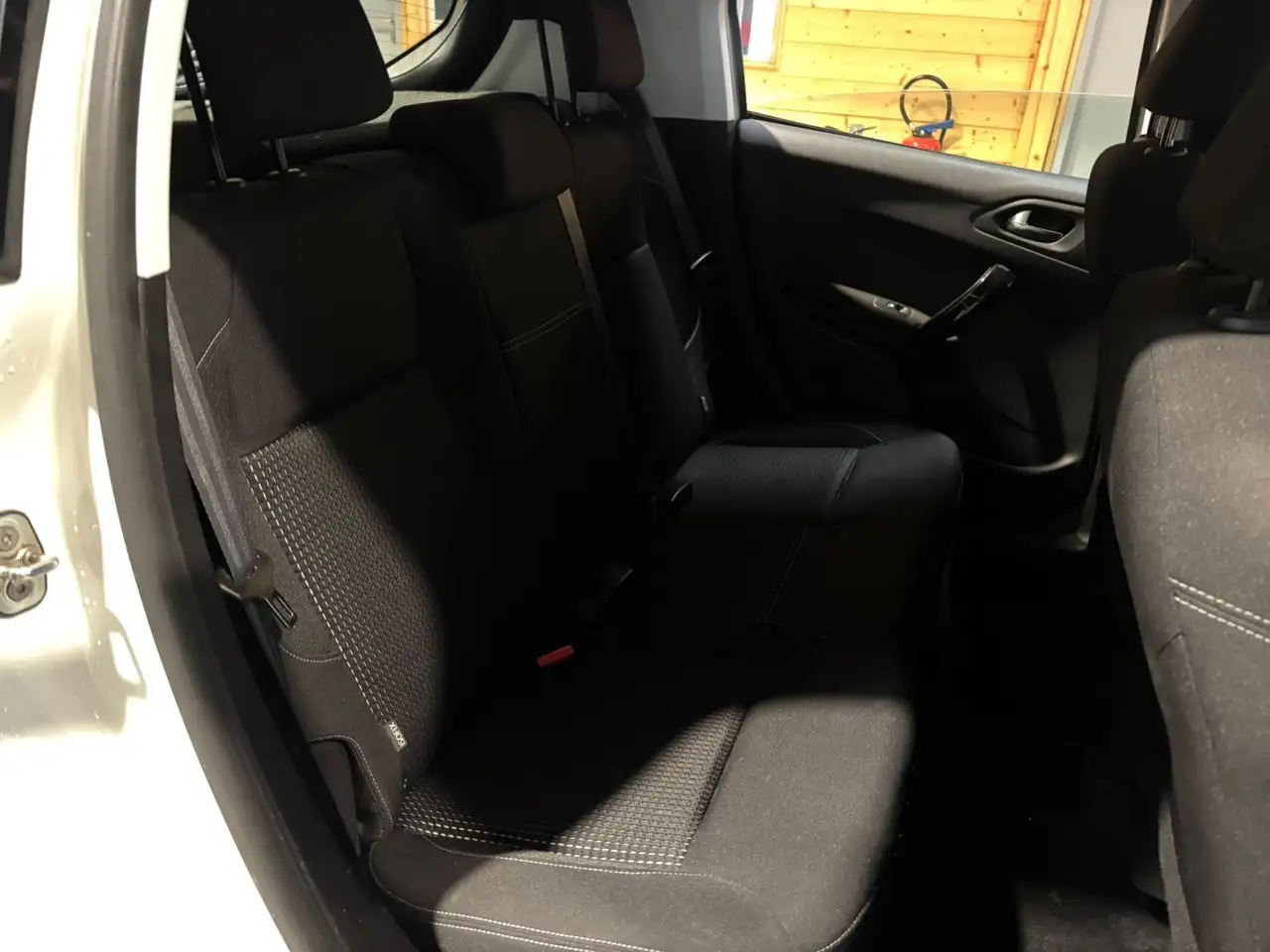 Peugeot 208 208 — photo 10