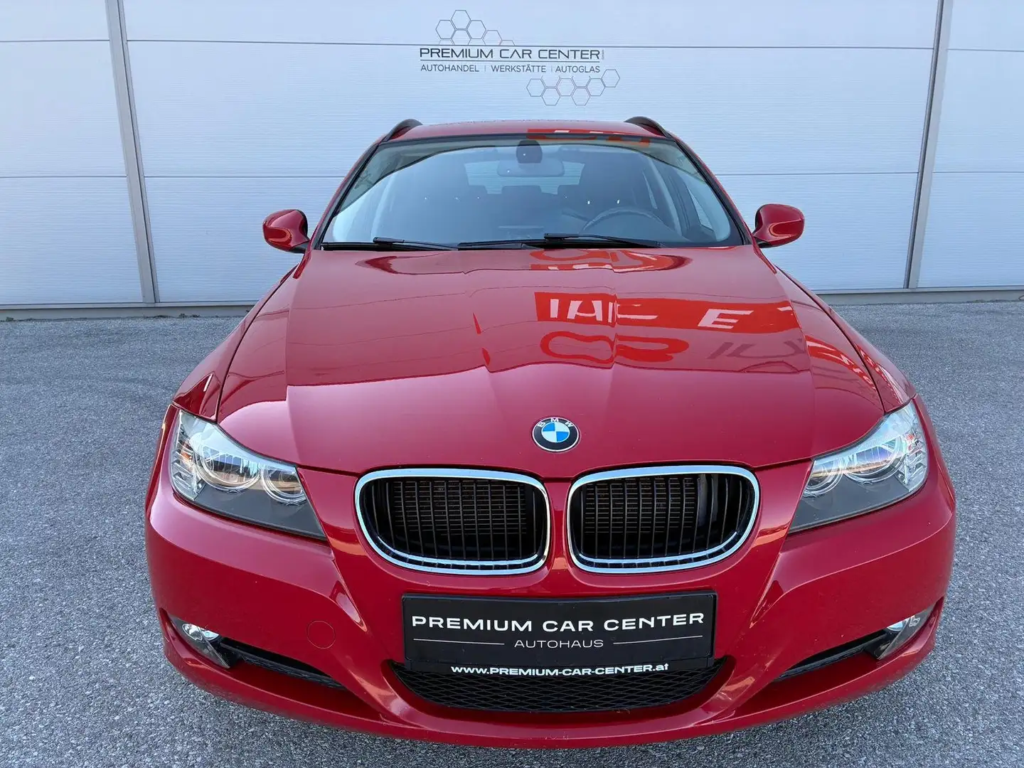 BMW 320 d xDrive ALLRAD / AHV / EINPARKHILFE / KLIMA / ZV Rot - 2