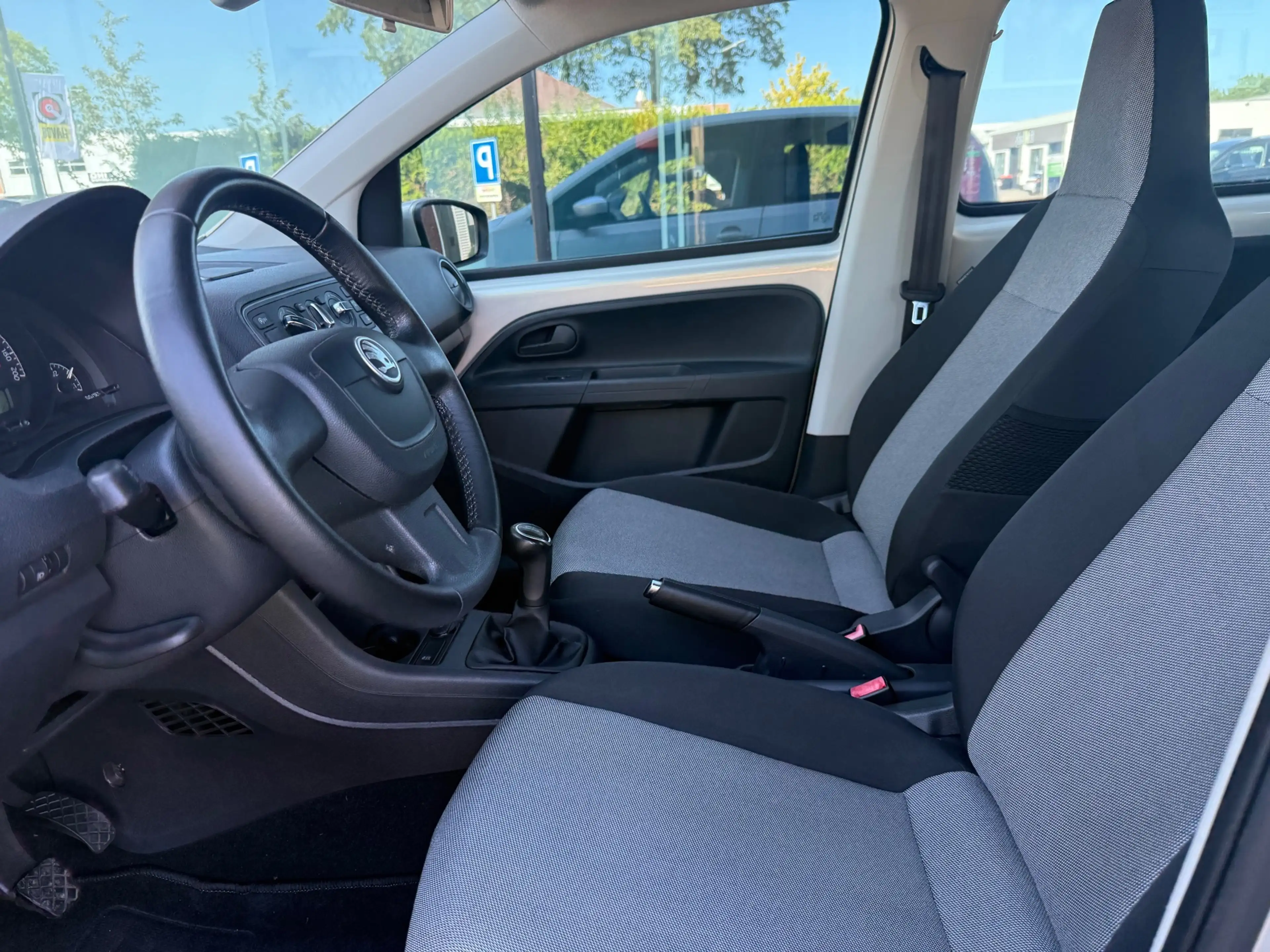 Skoda Citigo 1.0 Greentech Tour - Media - All season - Airco - — photo 3