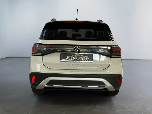 Volkswagen T-Cross view 5