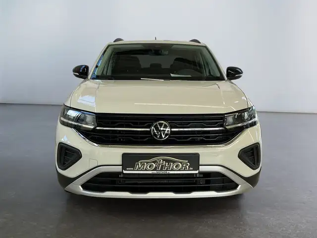 Volkswagen T-Cross view 6
