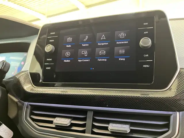 Volkswagen T-Cross view 13
