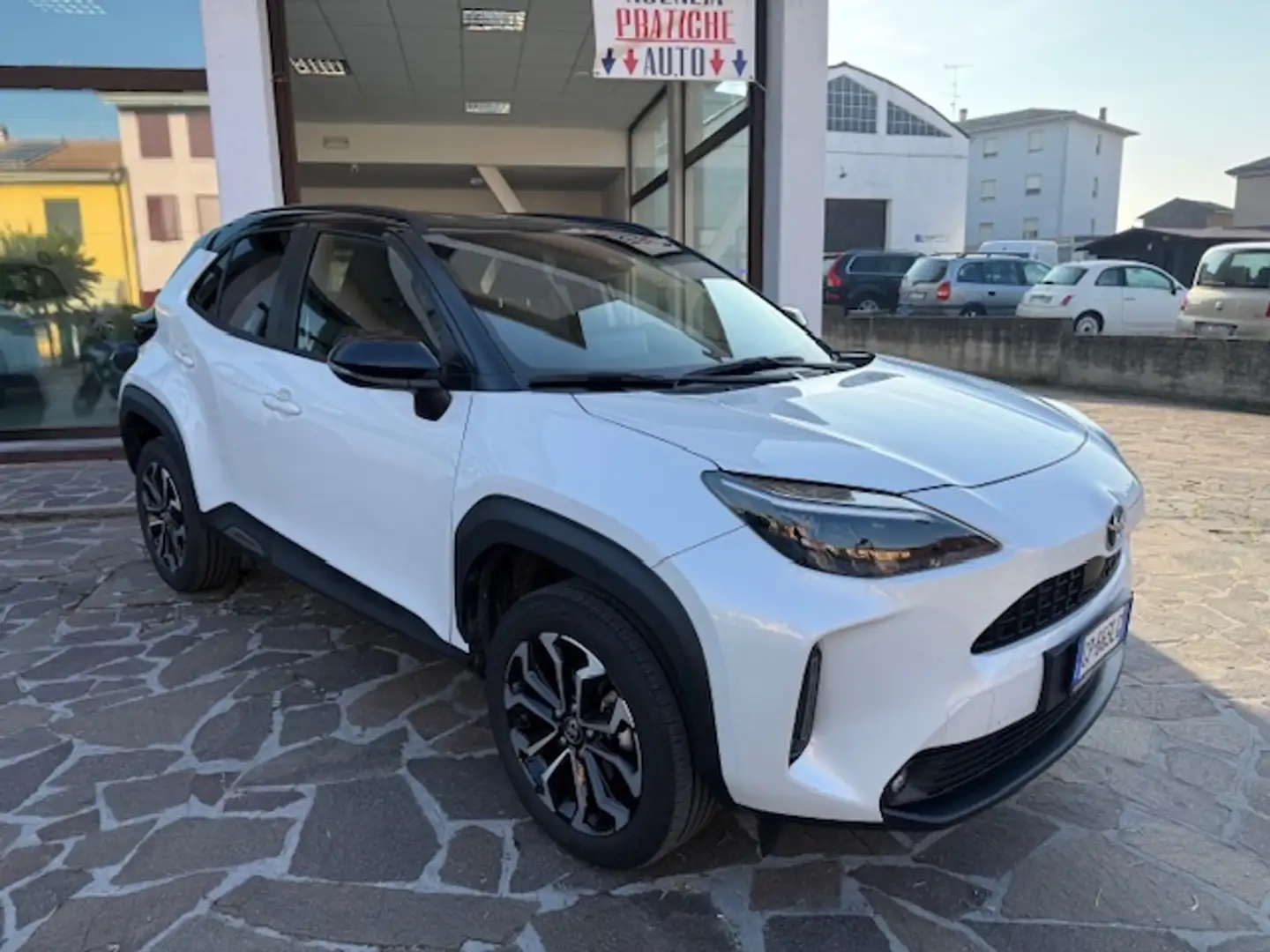 Toyota Yaris Cross 1.5h Trend fwd 116cv e-cvt pari al nuovo PROMO Bianco - 2